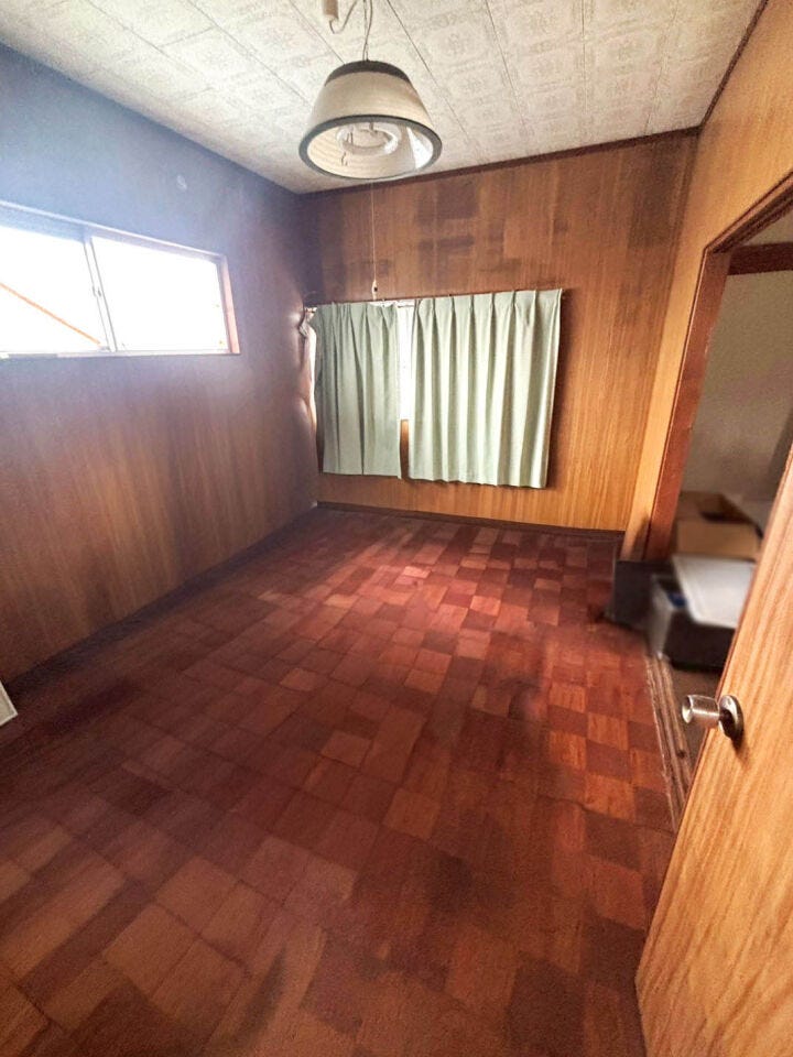 【事務所付き住宅】電気温水器♪小学校・中学校まで徒歩10分圏内♪シャッター付き車庫♪
