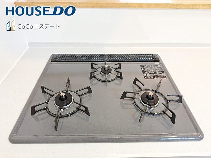 □■三口コンロ■□
同時にお料理が可能♪
煮物と炒め物と汁物と一度に作れます。
手際のよいママ確定ですね。
