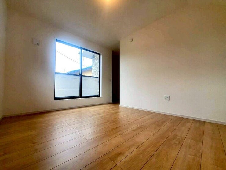 【Bedroom】ナチュラルな内装で、リラックスできる空間。寝室や書斎にも最適です。