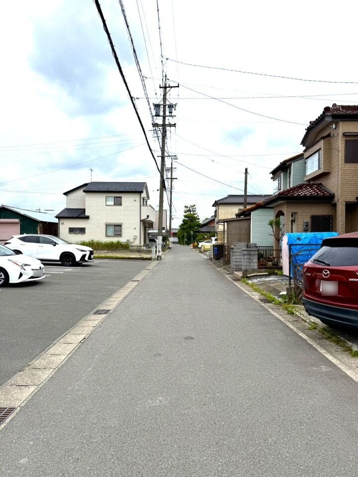 北側前面道路