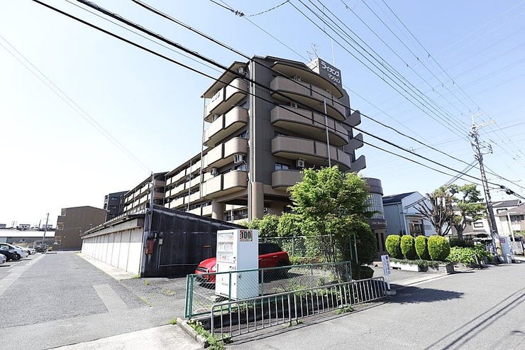 【外観】
近隣にスーパーがあり生活利便性良好。リフォーム済みでそのままご入居いただけます。空家につきいつでもご内覧可能。リフォーム済みのため購入後すぐに新生活を始められます!