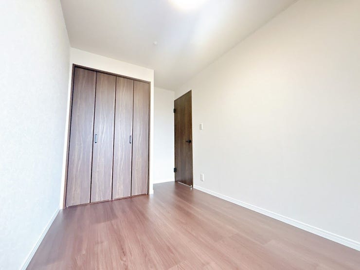 色合いに統一感のある、落ち着いた雰囲気のお部屋です。