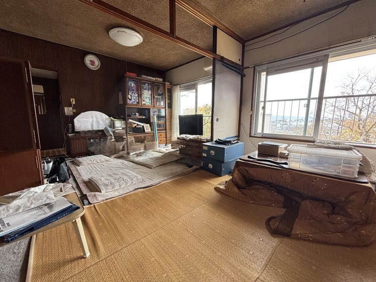 LDKと和室をひと続きにすると開放的な空間に。光が入りやすく、リノベーション後のレイアウトが楽しみな間取りです。