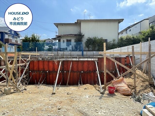 【外観】
【旭出エリア】新築戸建ご紹介させていただきます♪
名鉄名古屋本線/鳴海駅まで徒歩25分
・旭出小学校まで徒歩5分(約370m)
・滝ノ水中学校まで徒歩14分(約1070m)