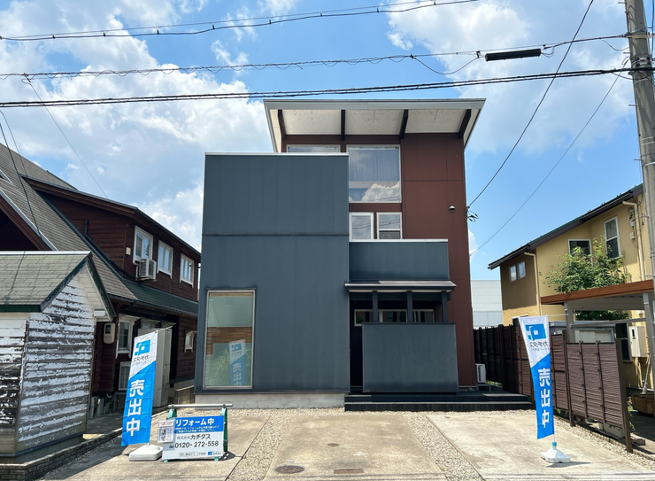 【外観】
3LDK、土地面積152.41㎡、延べ面積111.43㎡♪皆様よりのお問い合わせ心よりお待ちしております♪