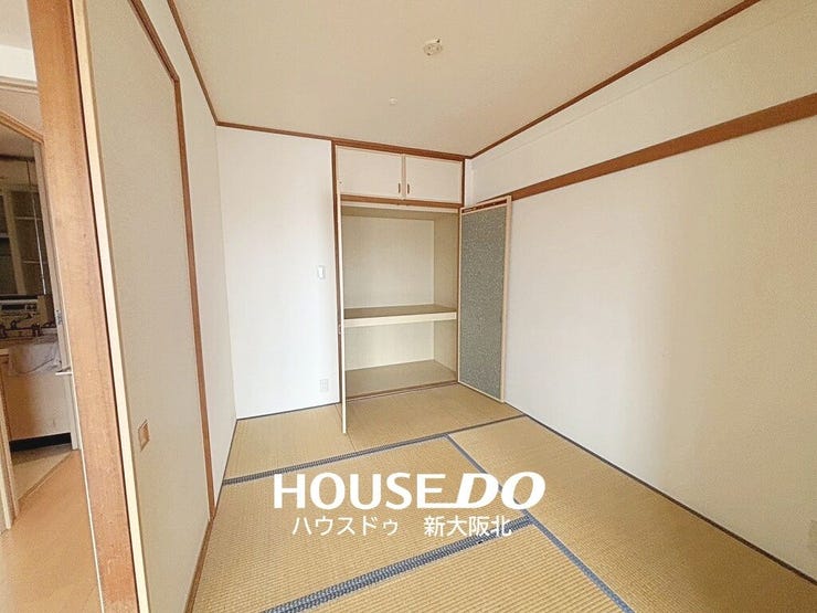 ■リビングに面したお部屋は、ご家族のライフスタイルに合わせてリビングとしても、個室としても利用することができます!
■畳は吸音性にも優れており、フローリングに比べて音が響きにくいのも嬉しいポイント!