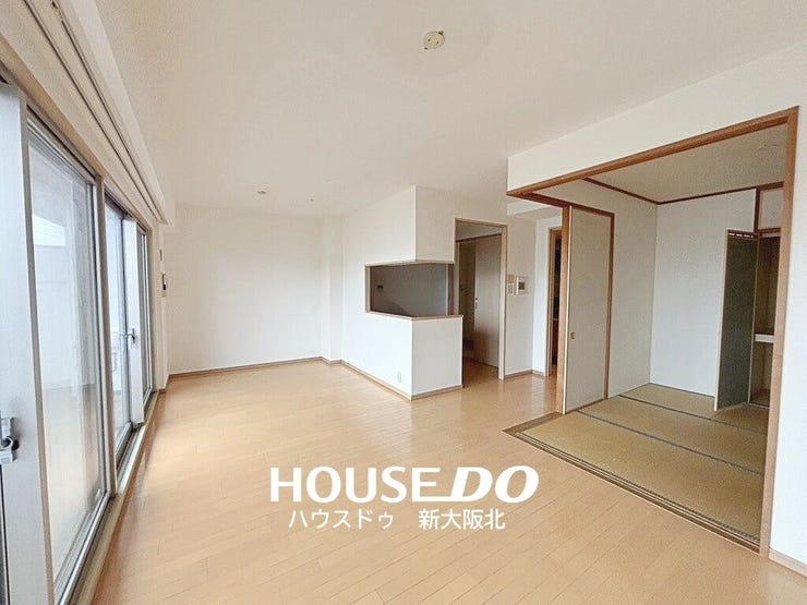 ■南向きで日当たり良好のリビング!家族が自然と集まるあたたかい空間になりそうですね!
■床暖房付きの為、冬場も安心です!