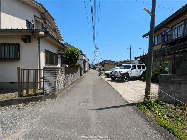 【南側 前面道路】※実際の写真から家具等を消すCG加工をしています。