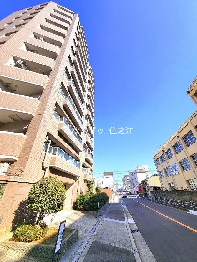 ★建物と前面道路の間には歩道がございますのでお子様も安心通学♪