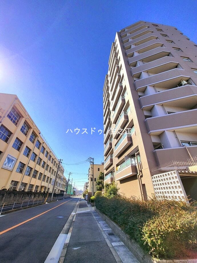 ★バルコニー幅は余裕がございますので小テーブルでティータイムも楽しめます♪