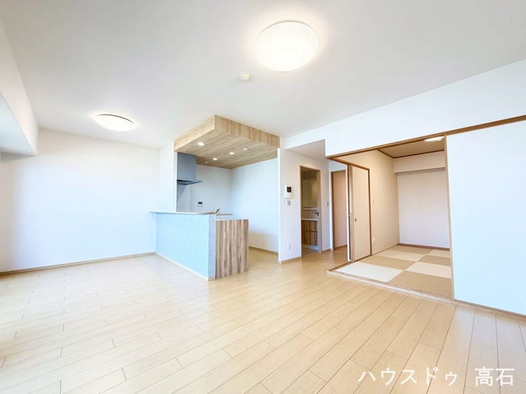 引き戸を開ければ、LDKと一体化した約23.4帖の超広々空間として使えます。