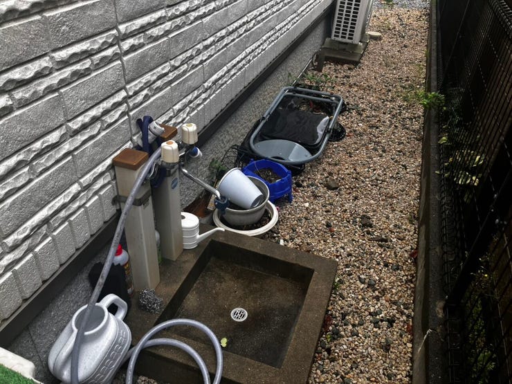 2か所ある外部水栓の1つ(南側)は、お湯も出ます。