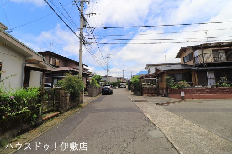 吉野町 売土地 【前面道路】
東側前面道路、北方面
道路幅約6.0ｍと広々