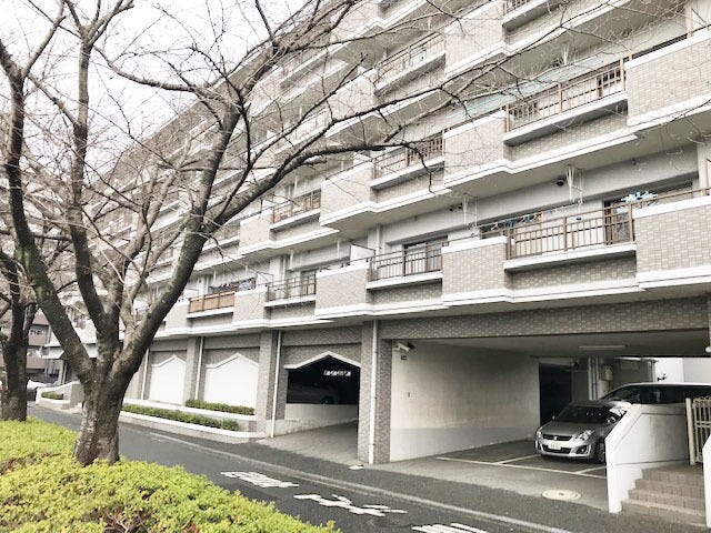 【閑静な住宅街】サンライフ三ヶ森♪中尾小・沖田中学校♪都市ガス♪2面バルコニー♪全居室収納♪