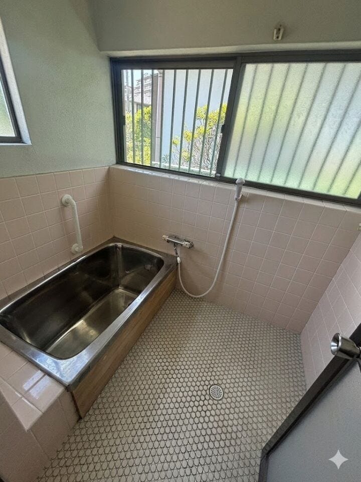 窓付きで換気もしやすい浴室