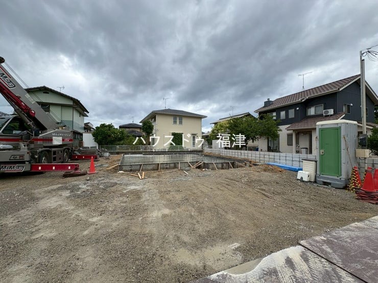 古賀東小学校まで徒歩9分!
お子様の通学も安心ですね。
《古賀市中央6丁目 新築戸建》