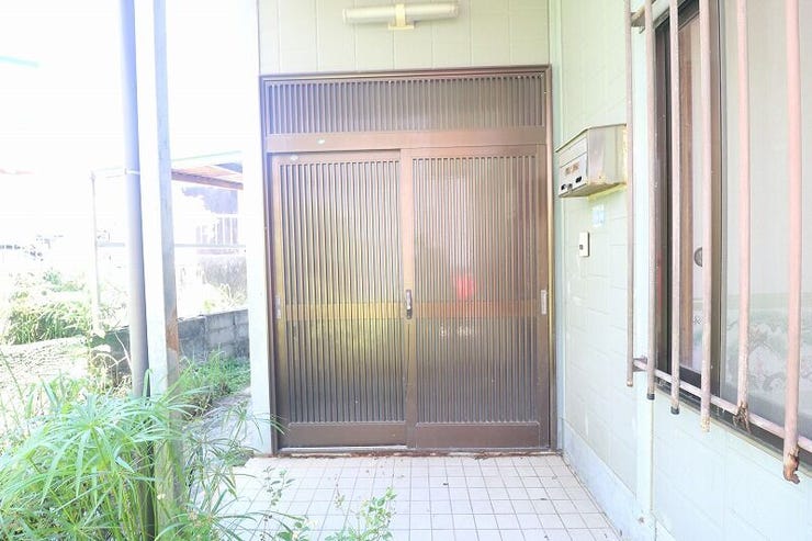 玄関前