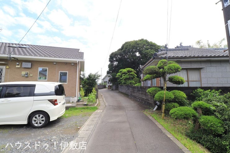 石谷町 売土地 【前面道路】
北西側前面道路