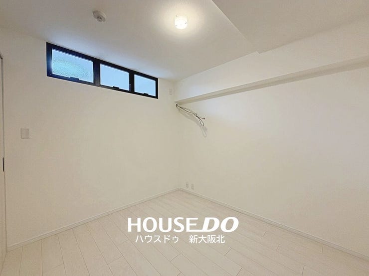 ■フローリングは、飲み物などをこぼしてもサッとひと吹きで汚れがとれるのでお掃除が楽々です!
■小さなお子さまのいるご家庭でも安心ですね!