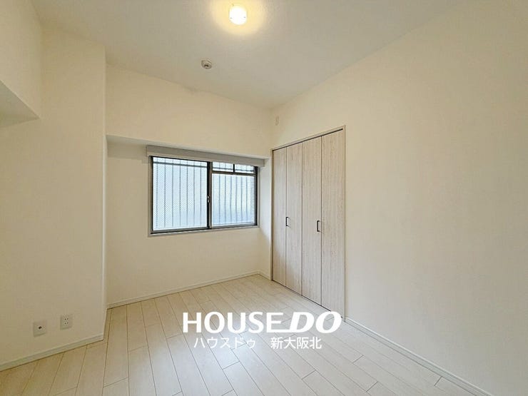 ■このお部屋はリビングを通らずに入室できるため、客間としてもご使用いただけます!
■急な来客時もお客様をお待たせすることなくご案内できますよ!
