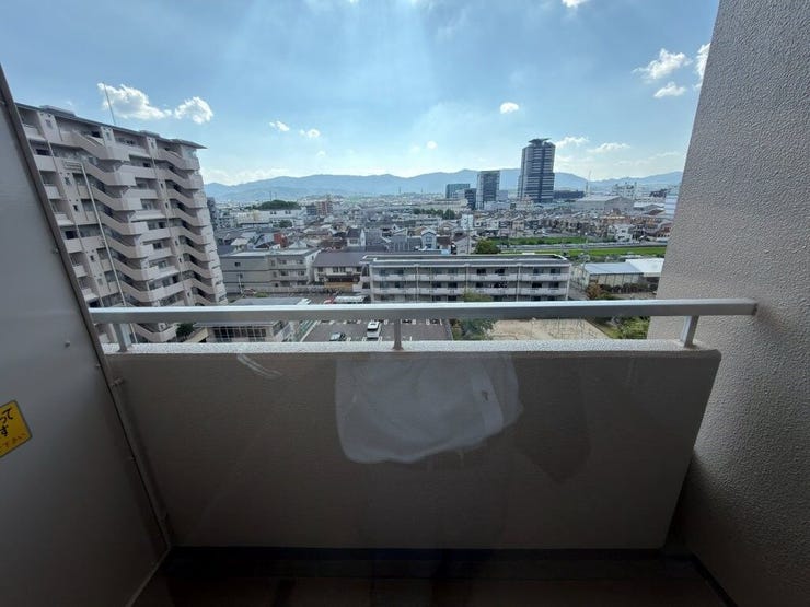 バルコニーは2つあります。画像は洋室についているほうです。