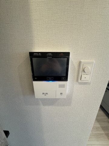 TVモニター付インターホン。客の顔が見えて安心のセキュリティ