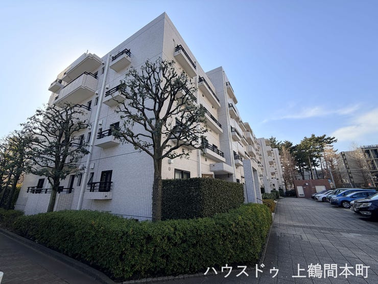 【外観】
築年数を重ねた味わいがあり、落ち着いた雰囲気のある外観