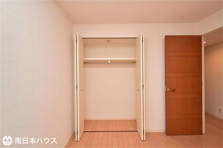 永吉３丁目 エバーライフ永吉 【6.1帖洋室の収納】