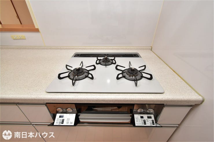 永吉３丁目 エバーライフ永吉 【コンロ】3口のコンロにグリル付きです！ガス仕様です♪