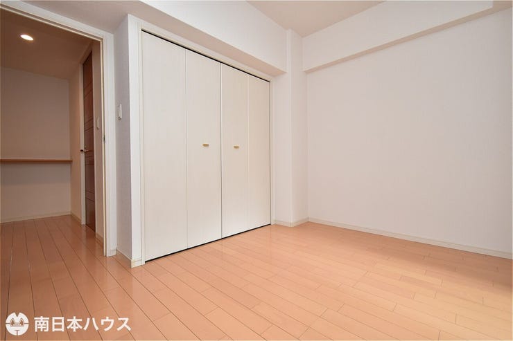 永吉３丁目 エバーライフ永吉 【洋室】5.2帖の洋室です！全居室に収納を完備！お部屋を広く有効に使用できます♪