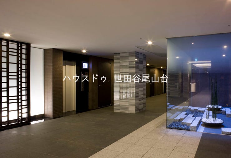 住まう方のプライドを満たす上質な共用空間が広がります。