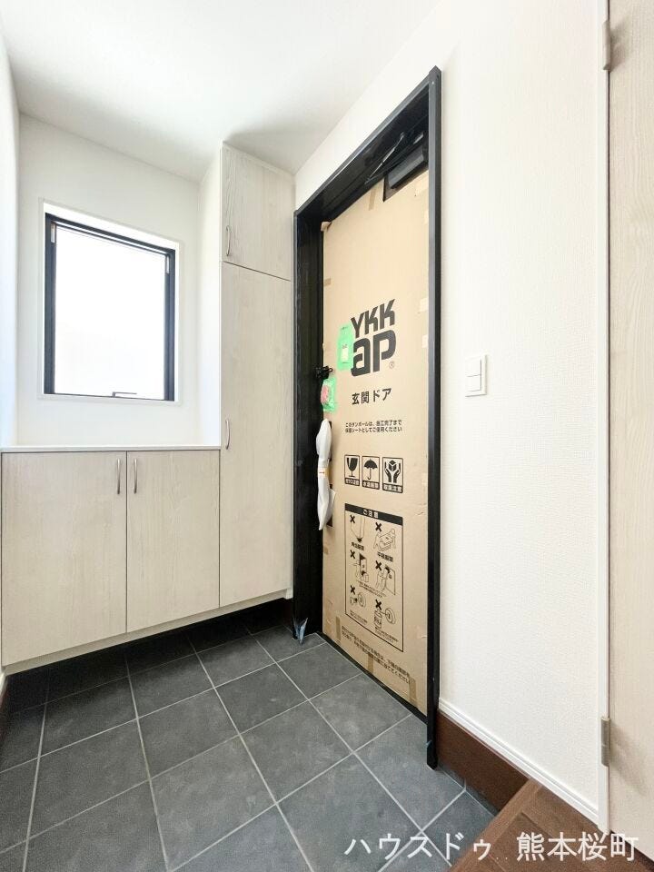 ■「ただいま」の安堵をくれる場所■訪れる人を迎え入れ、帰るたびにホッと一息つける、明るく機能的なエントランス。