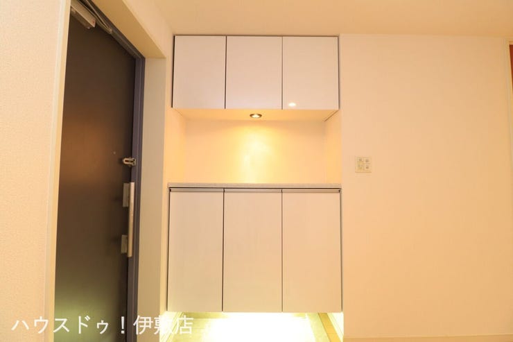 永吉３丁目 エバーライフ永吉 【玄関】
玄関にはシューズボックス付。照明付きで使いやすいシューズボックスです