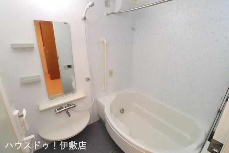 永吉３丁目 エバーライフ永吉 【浴室】毎日の疲れを癒やす、1418サイズのゆったりバスルーム。大人が足を伸ばしてくつろげます