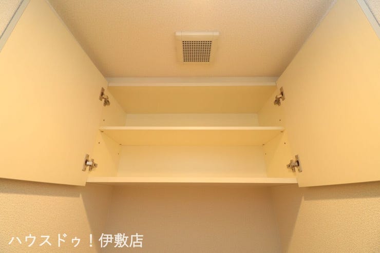 永吉３丁目 エバーライフ永吉 【トイレ収納】
トイレットペーパーや掃除道具など収納可能です