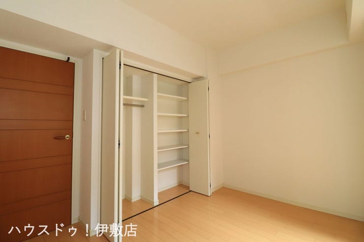 永吉３丁目 エバーライフ永吉 【洋室5.2帖】
クローゼット付。お部屋を広く使用できます。