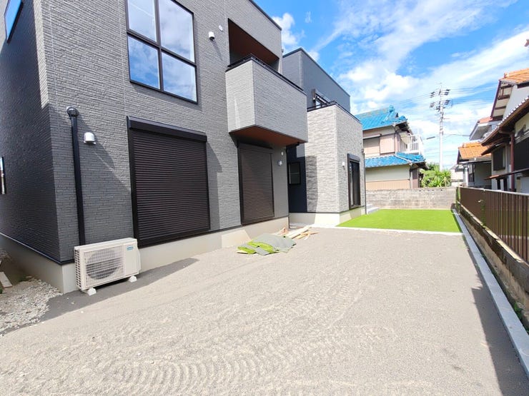 広めのお庭ですのでBBQや夏場は家庭用プールなども楽しめそうですね♪