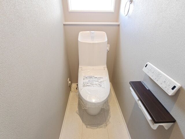 1階2階にそれぞれトイレ付きです!