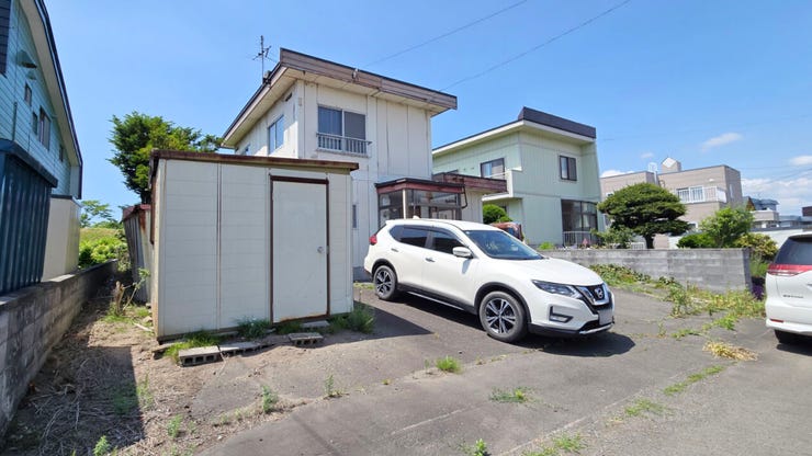 現状建物がありますが、解体してのお引渡しの為、追加の解体費用は不要です。ご家族の希望のマイホームをじっくりご検討いただけます。