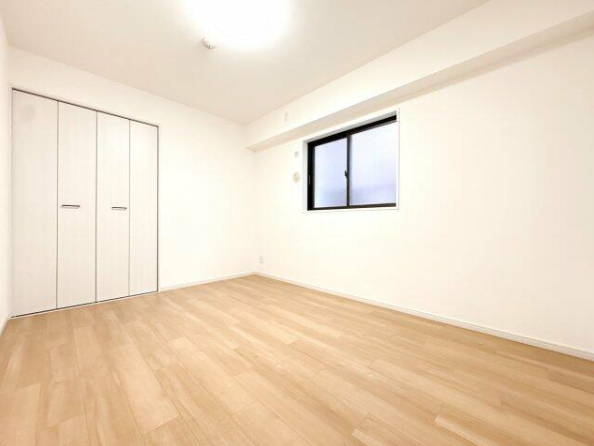 6帖中部屋洋室です。