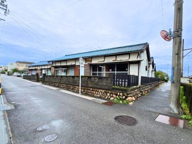 南と東に前面道路のある角地ですよ
(2026年6月28日 撮影)