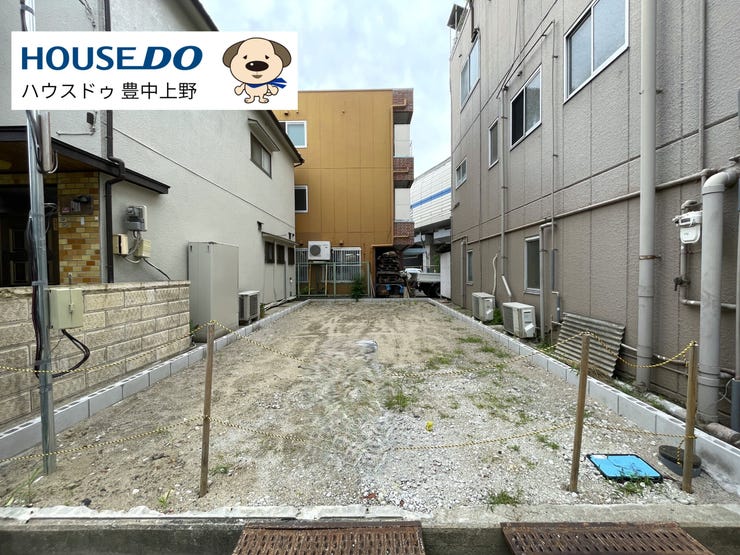 【外観】
駅徒歩12分、生活施設が揃う便利な住環境。4LDK・3階建のゆとりある新築邸。今なら壁紙セレクト可能で理想の住まいを実現できます。