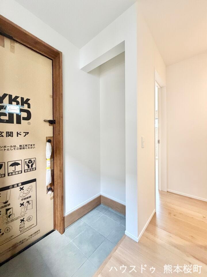 ■「ただいま」の安堵をくれる場所■訪れる人を迎え入れ、帰るたびにホッと一息つける、明るく機能的なエントランス。