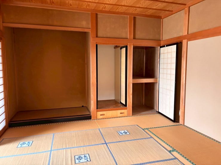 8畳の和室になります。