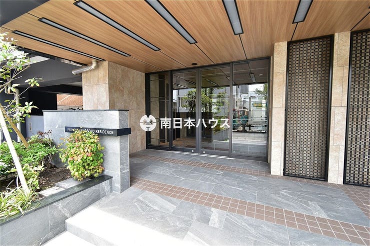 上之園町 ファーネスト上之園レジデンス 【ファーネスト上之園レジデンスのエントランス】スロープもありバリアフリー設計になっています♪