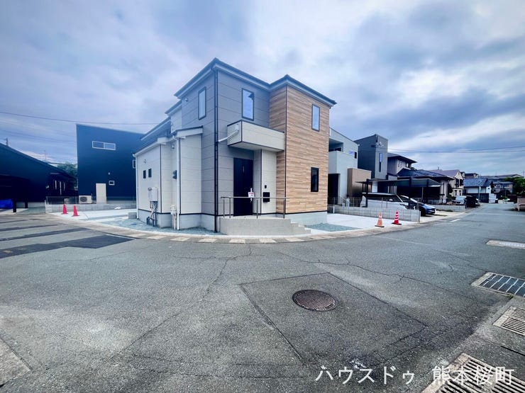 ■理想を叶える新しい暮らしの舞台■高いデザイン性と機能性を兼ね備えた住まい。ここで、家族の新しい物語が始まります。