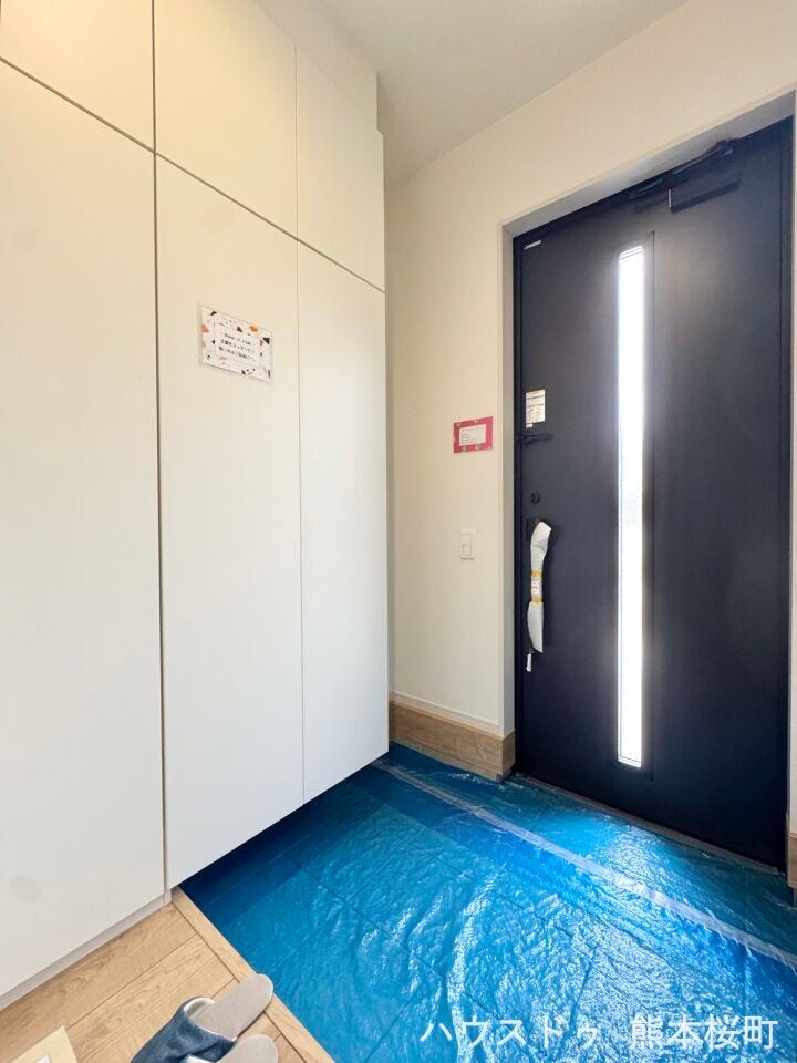 ■「ただいま」の安堵をくれる場所■訪れる人を迎え入れ、帰るたびにホッと一息つける、明るく機能的なエントランス。