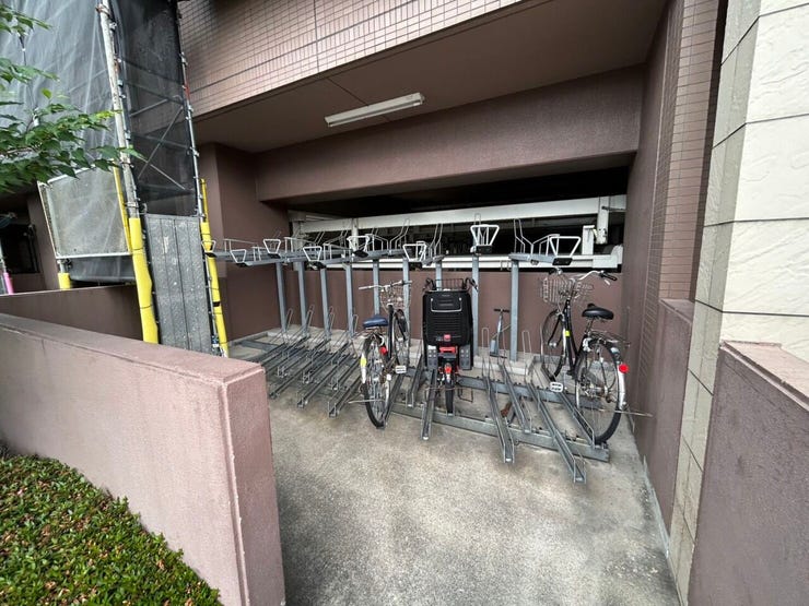 駐輪場もありますので、自転車の出し入れがスムーズに行えます。