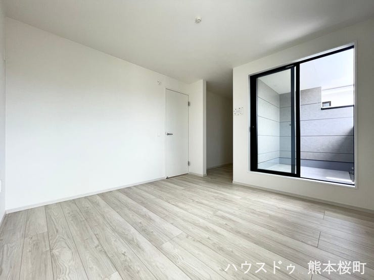 ■2階8.4帖洋室■心からリラックスできる静けさ、上質な眠りで、毎日をリセットします。明日への活力を養う空間です。