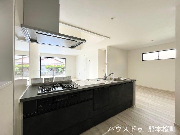 ■家族の「美味しい」が集まる舞台■高い機能性と美しいデザインを両立。料理する人も、待つ人も、笑顔になれる場所です。